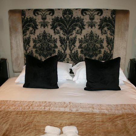 The New White Lion Hotell Llandovery Eksteriør bilde