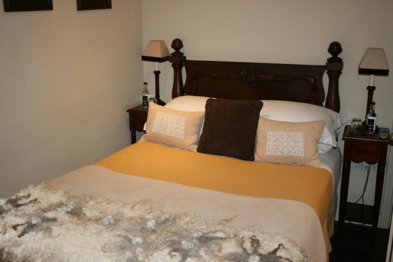 The New White Lion Hotell Llandovery Eksteriør bilde