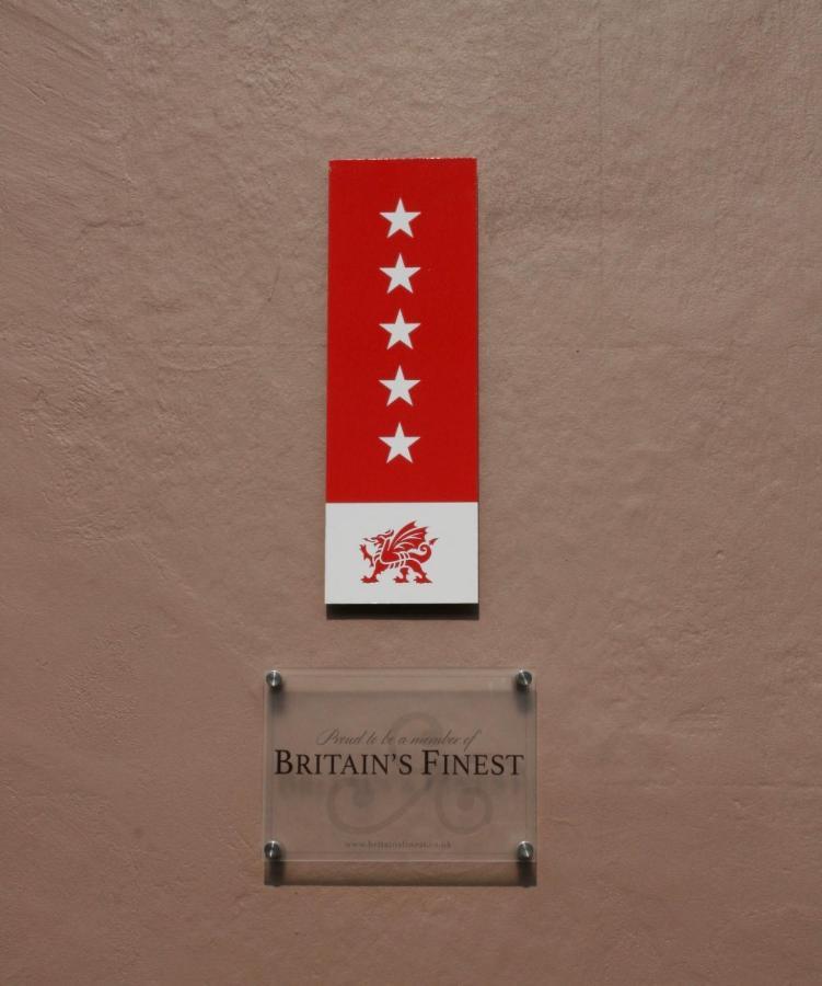 The New White Lion Hotell Llandovery Eksteriør bilde