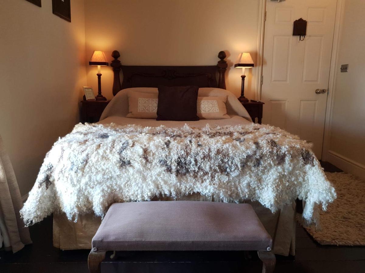 The New White Lion Hotell Llandovery Eksteriør bilde